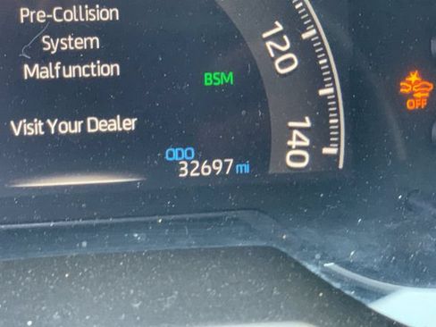 Used 2025 Toyota RAV4 XLE AWD/4WD image 30