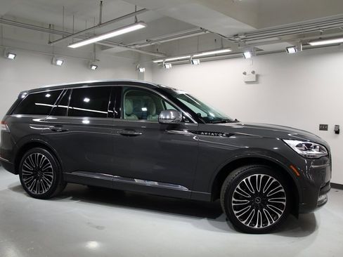 Used 2021 Lincoln Aviator Black Label w/ Dynamic Handling Package image 9