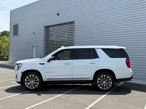 Used 2021 GMC Yukon Denali w/ Denali Premium Package AWD/4WD image 11