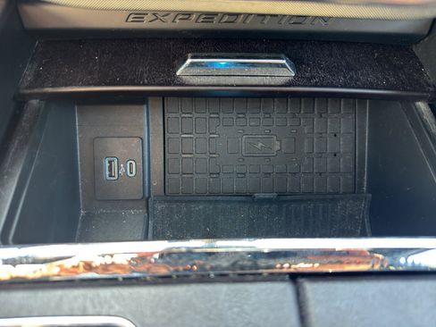 Used 2023 Ford Expedition Platinum AWD/4WD image 37