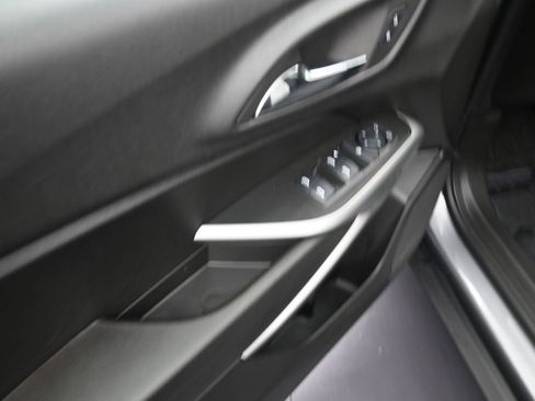 Used 2024 Chevrolet Trax RS FWD image 15