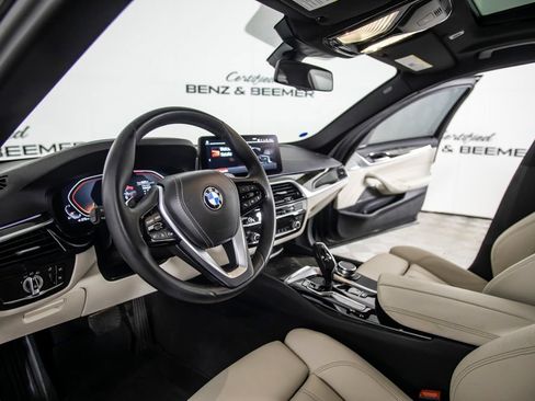 Used 2023 BMW 530i w/ Premium Package RWD image 20
