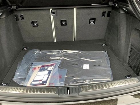 New 2025 Porsche Macan image 20