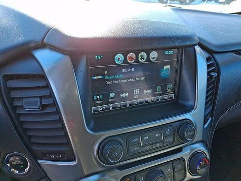 Used 2017 Chevrolet Suburban LT w/ Luxury Package image 18