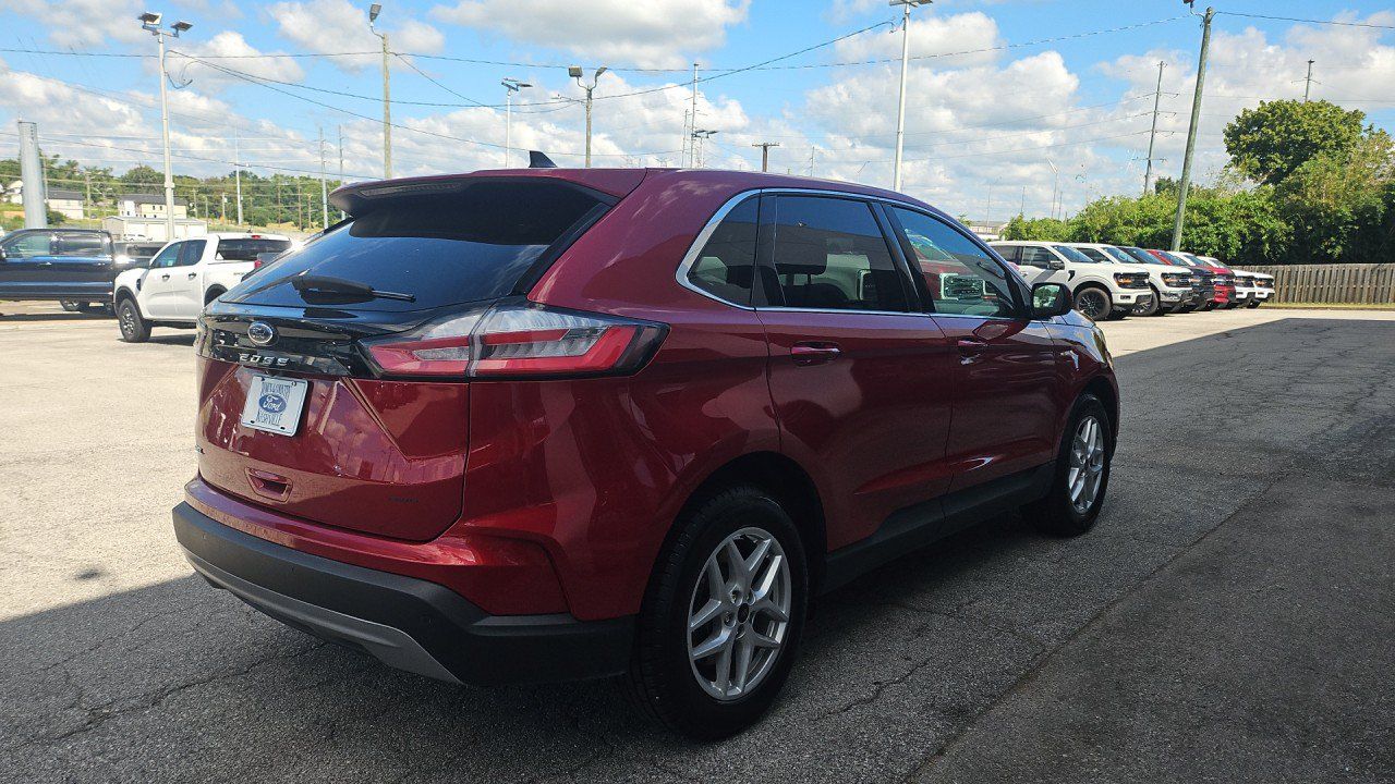 Used 2024 Ford Edge SEL AWD/4WD image 5