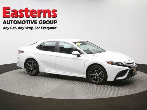 Used 2024 Toyota Camry SE AWD/4WD image 46