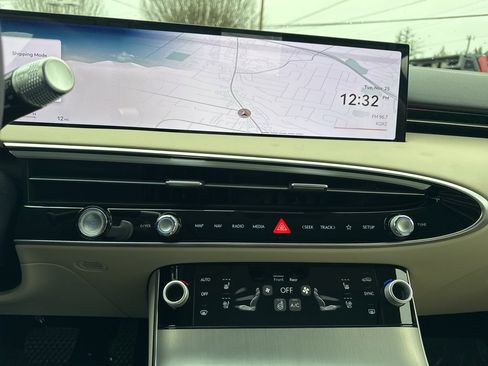 New 2026 Genesis GV70 2.5T Advanced image 25