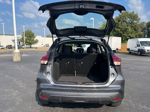 Used 2023 Nissan Kicks SV FWD image 11