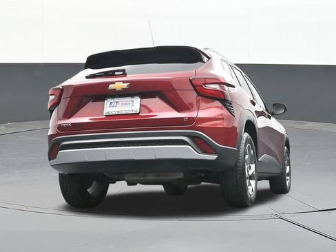 Used 2024 Chevrolet Trax LT w/ LT Convenience Package FWD image 44