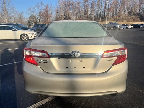 Used 2014 Toyota Camry XLE image 25