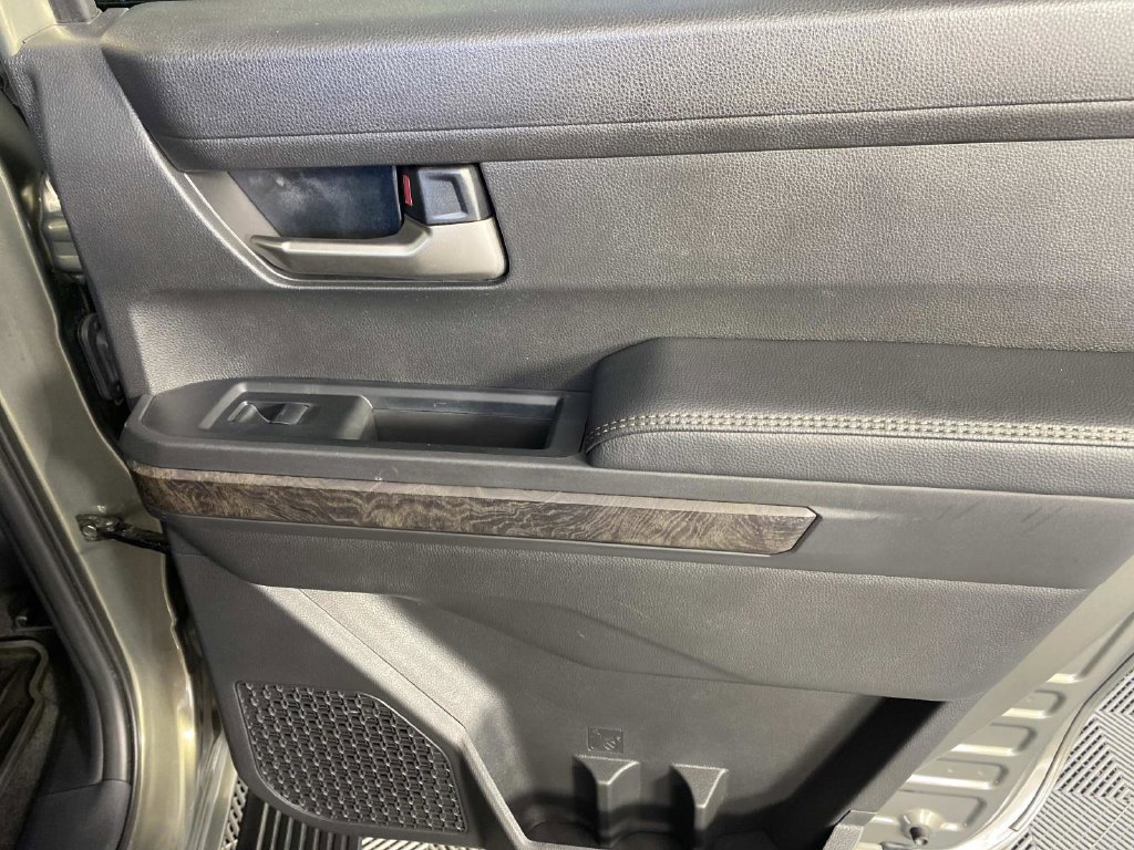 Used 2025 Toyota Tacoma Limited AWD/4WD image 26