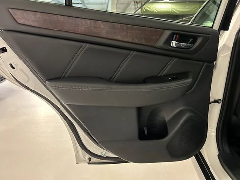 Used 2018 Subaru Outback 2.5i Limited AWD/4WD image 23