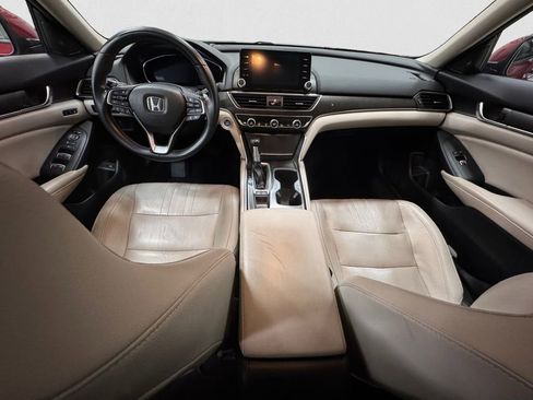 Used 2018 Honda Accord Touring image 10
