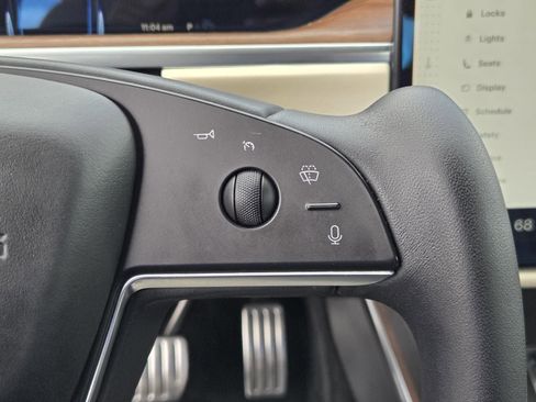 Used 2021 Tesla Model S Plaid image 15