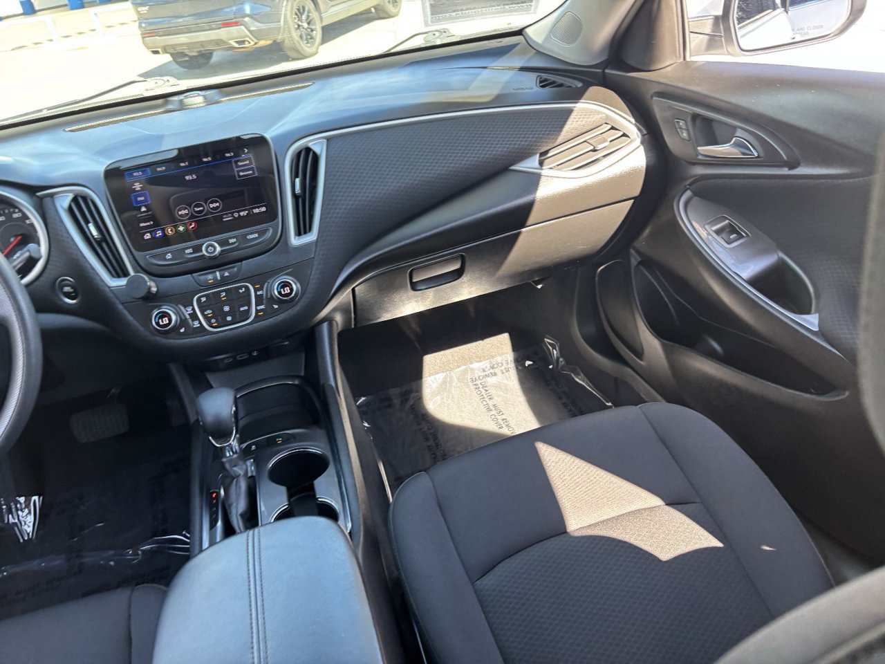 Used 2022 Chevrolet Malibu LT FWD image 14