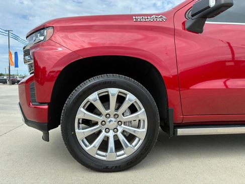 Used 2022 Chevrolet Silverado 1500 High Country w/ Technology Package AWD/4WD image 7