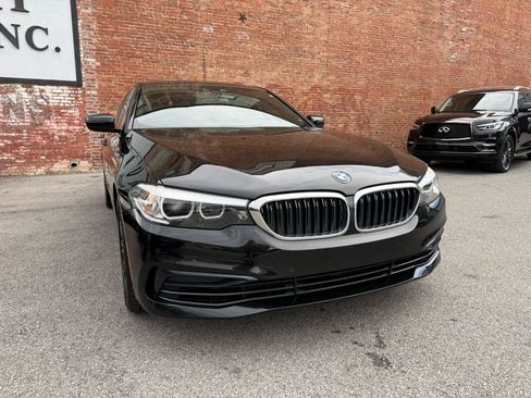 Used 2019 BMW 530e w/ Convenience Package RWD image 2