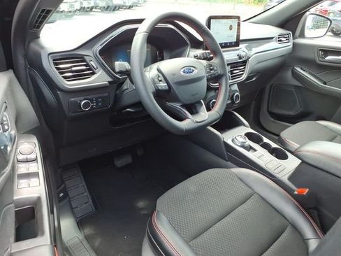 Used 2025 Ford Escape ST-Line FWD image 17