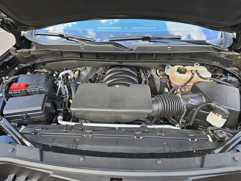 Used 2024 Chevrolet Tahoe Z71 w/ Luxury Package image 33