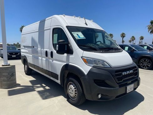 Used 2024 RAM ProMaster 2500 w/ Convenience Group FWD image 1