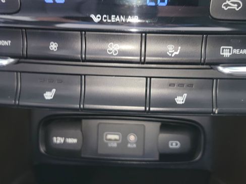 Used 2019 Hyundai Santa Fe Limited AWD/4WD image 24