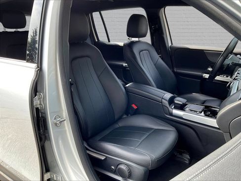 Used 2022 Mercedes-Benz EQB 300 4MATIC w/ Exclusive Package image 23