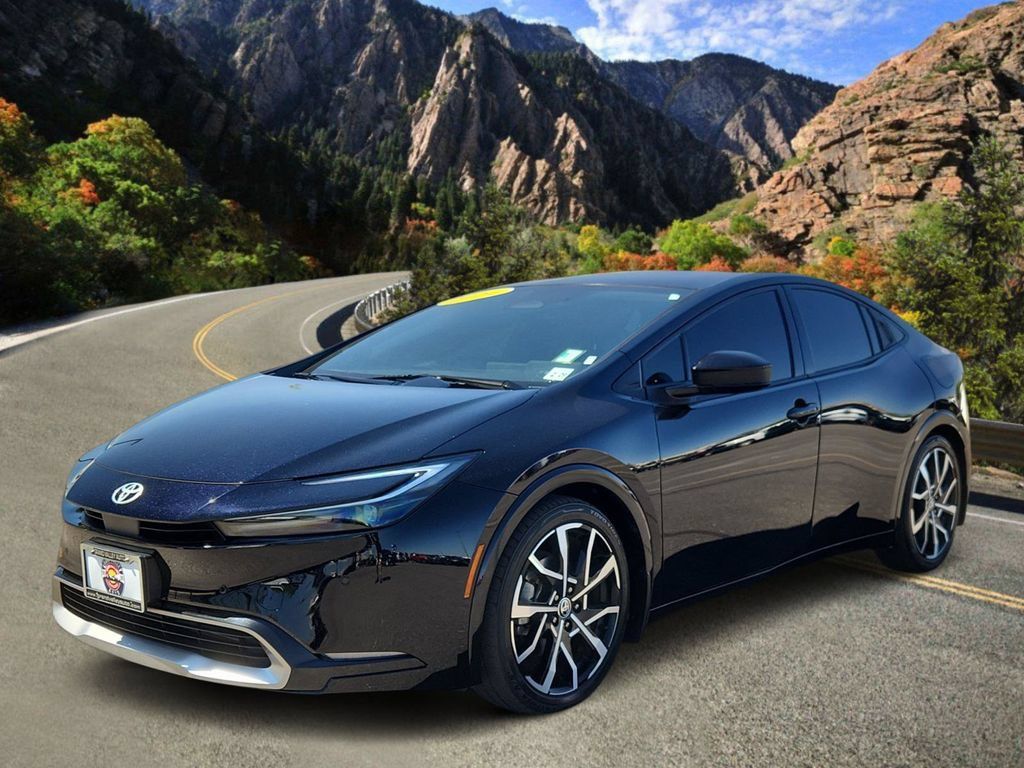 Used 2024 Toyota Prius Prime Premium FWD image 5