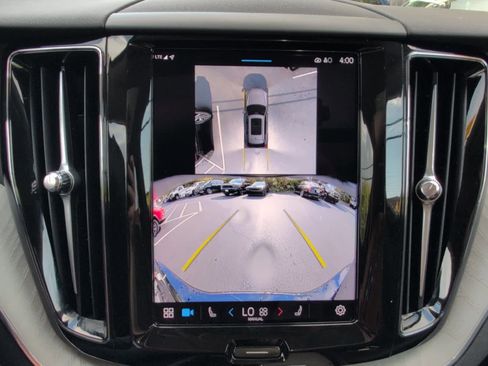 Used 2025 Volvo XC60 B5 Plus image 30