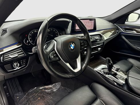 Used 2019 BMW 530i w/ Convenience Package RWD image 18
