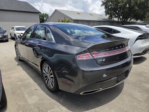 Used 2020 Lincoln MKZ w/ Convenience Package FWD image 2