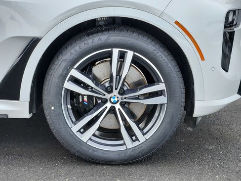 Certified 2024 BMW X7 xDrive40i w/ M Sport Package image 8