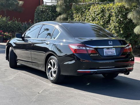 Used 2017 Honda Accord LX image 4