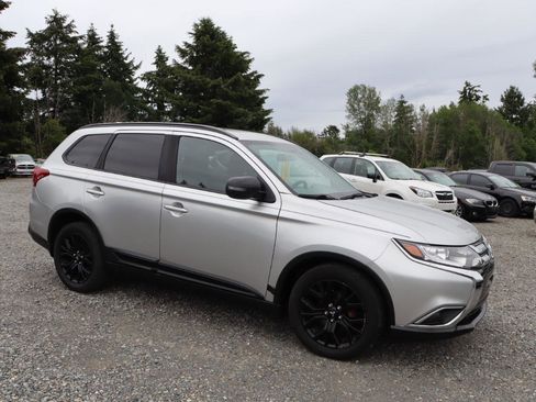 Used 2018 Mitsubishi Outlander LE AWD/4WD image 5
