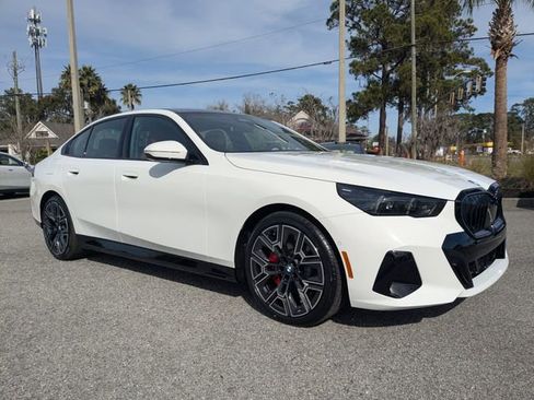 New 2026 BMW 530i xDrive w/ Executive Package image 2