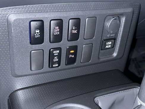 Used 2014 Toyota FJ Cruiser 4WD w/ Upgrade Package image 22