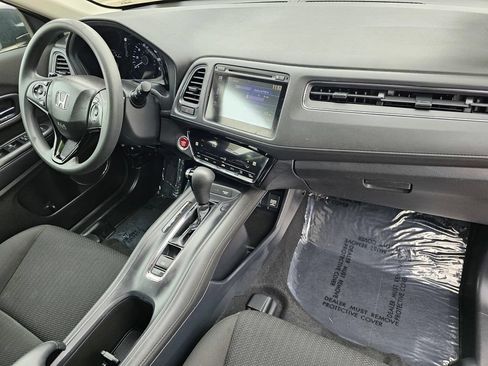 Used 2018 Honda HR-V EX image 11