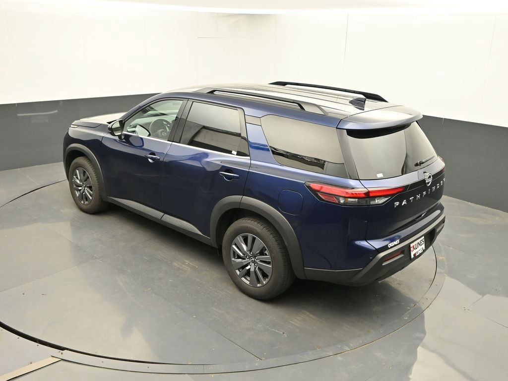 Used 2025 Nissan Pathfinder SV FWD image 42