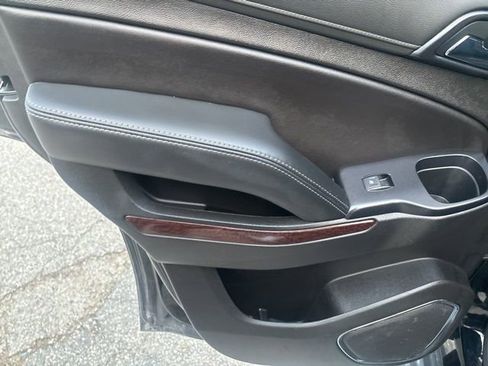 Used 2019 GMC Yukon SLT w/ Premium Edition image 31