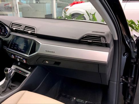 Used 2020 Audi Q3 2.0T Premium w/ Convenience Package image 19