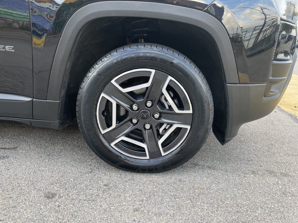 Used 2026 Jeep Cherokee Limited AWD/4WD image 11