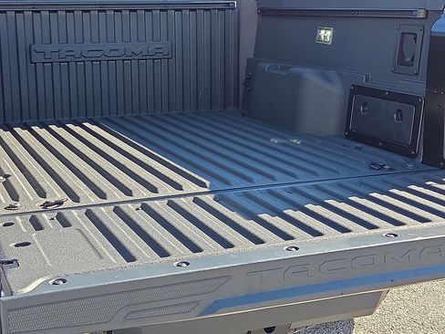 Used 2024 Toyota Tacoma TRD Off-Road image 9