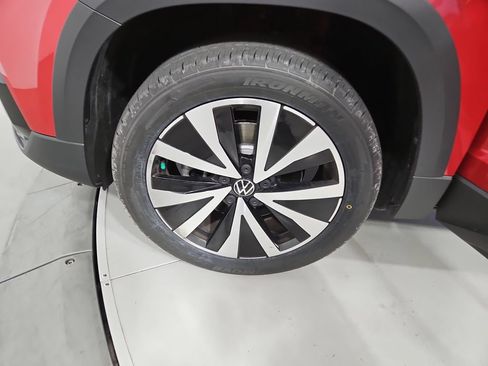 Used 2023 Volkswagen Taos SE AWD/4WD image 24