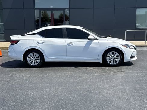 Certified 2022 Nissan Sentra S w/ Lighting Package FWD image 2