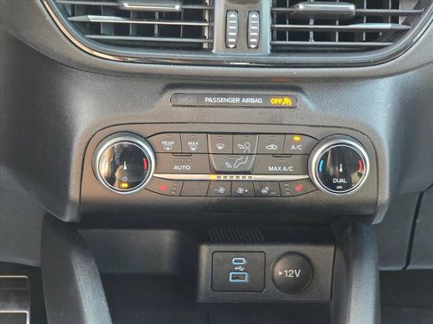 Used 2023 Ford Escape ST-Line Select AWD/4WD image 17