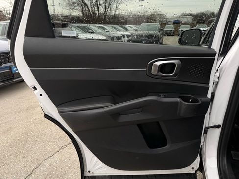 Certified 2024 Kia Sorento S image 10