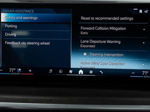 Used 2025 BMW X5 xDrive40i w/ M Sport Package image 36