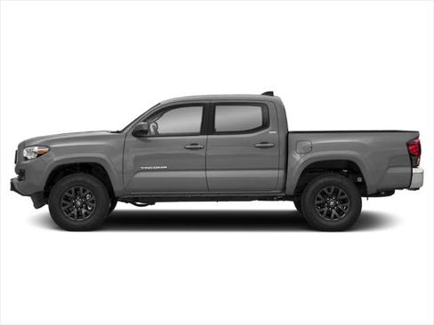 Certified 2021 Toyota Tacoma SR5 AWD/4WD image 2