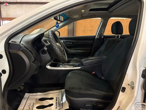 Used 2015 Nissan Altima 2.5 SV w/ Convenience Package FWD image 8