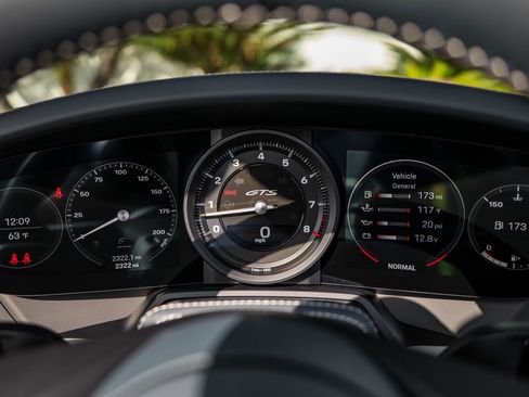 Used 2024 Porsche 911 Targa 4 GTS image 18