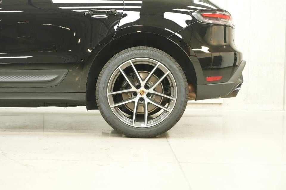 Certified 2026 Porsche Macan AWD/4WD image 43